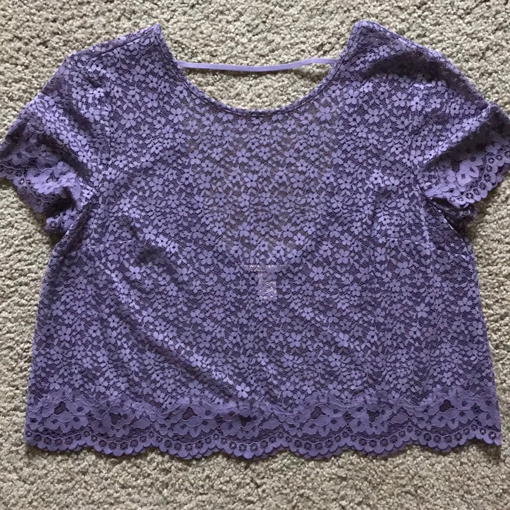 VS | Lace crop